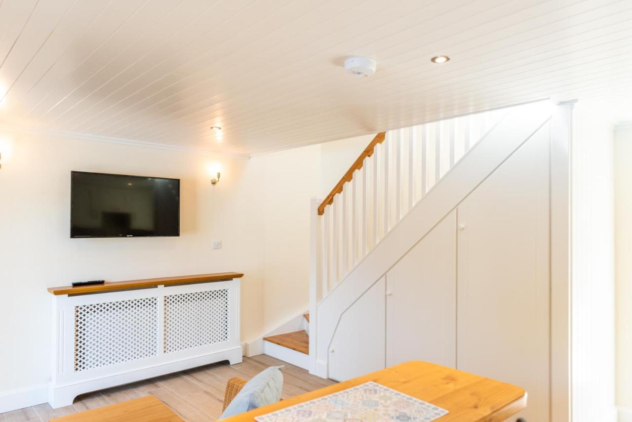 Ardnavaha House - Poolside Cottages Clonakilty Exterior foto